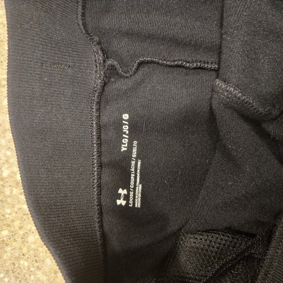 Boys under armour Large sweats - Picture 4 of 5